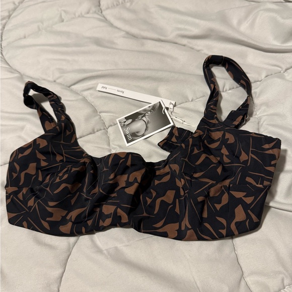 Form and Fold - The Crop L’Art Top. Elegant Black and Brown Bikini Top - Picture 3 of 4